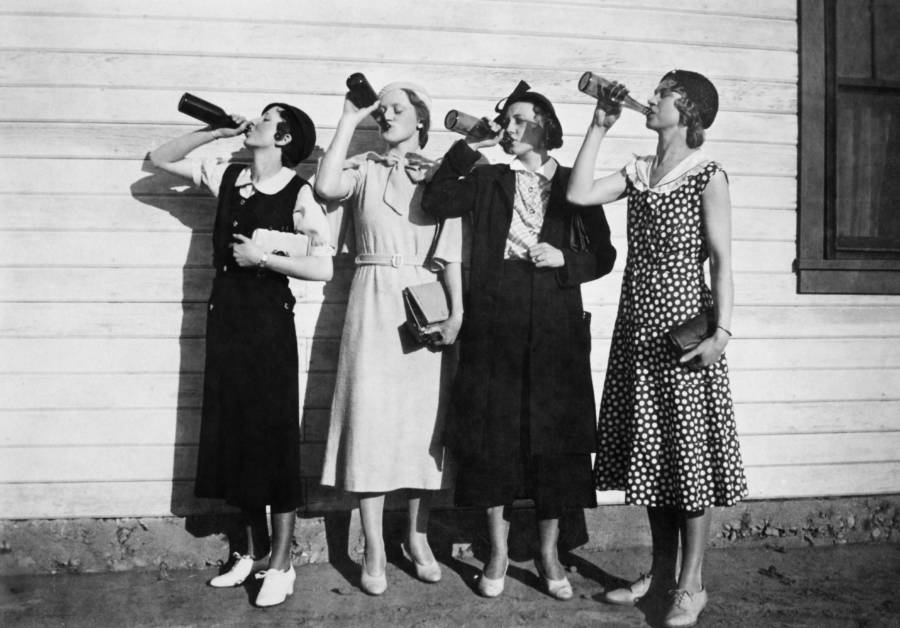 Quintessential Flapper Hoes (1920s)